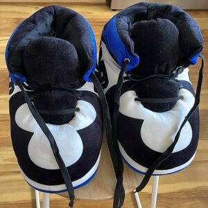 Banned  goods slippers